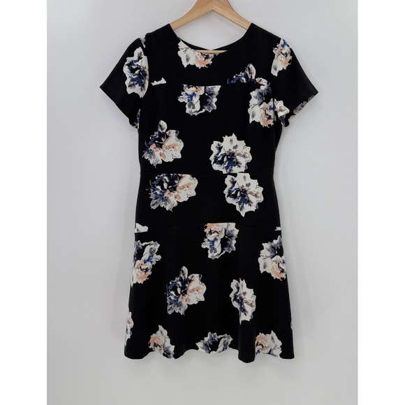 Vince Camuto Dresses & Skirts - Vince Camuto Women's Black Floral Fit & Flare Dress Sz 10 Feminine Event Preppy